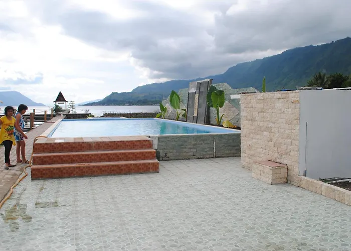 Toba Village Inn