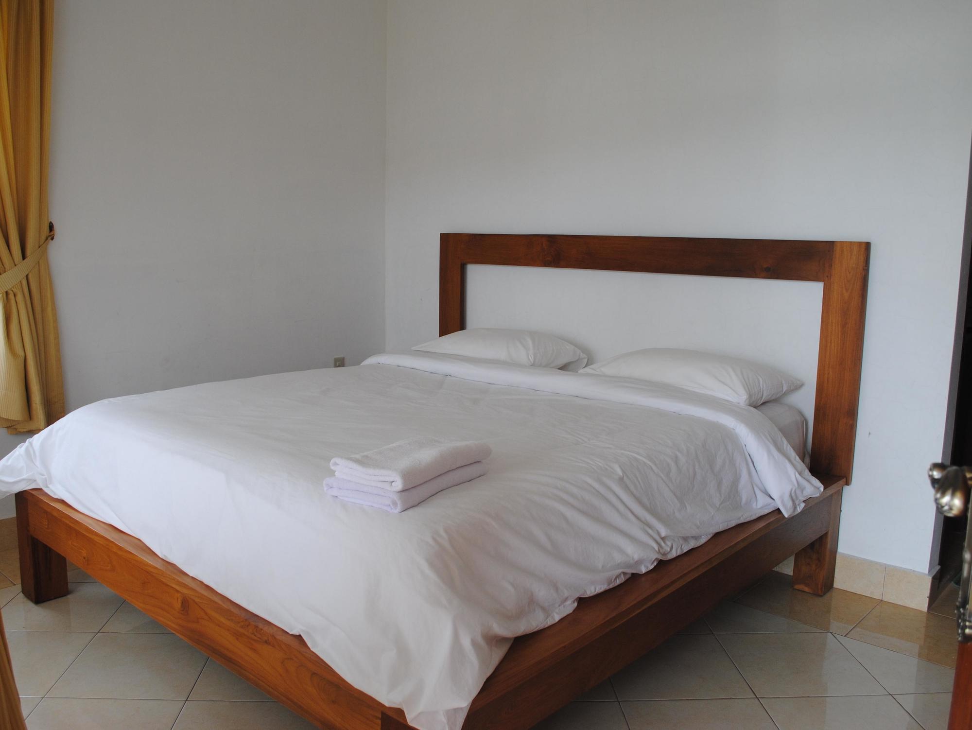 Toba Village 3*