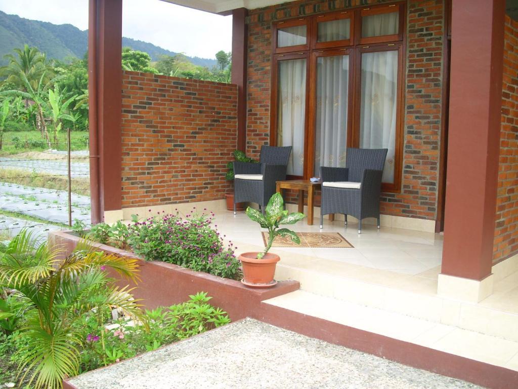 Toba Village Holiday park Tuk Tuk